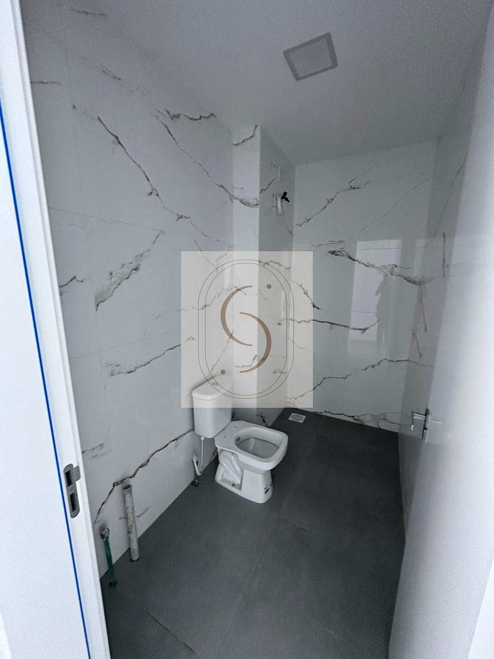 Apartamento novo com 2 quartos sendo uma suíte no bairro Mato Alto em Araranguá