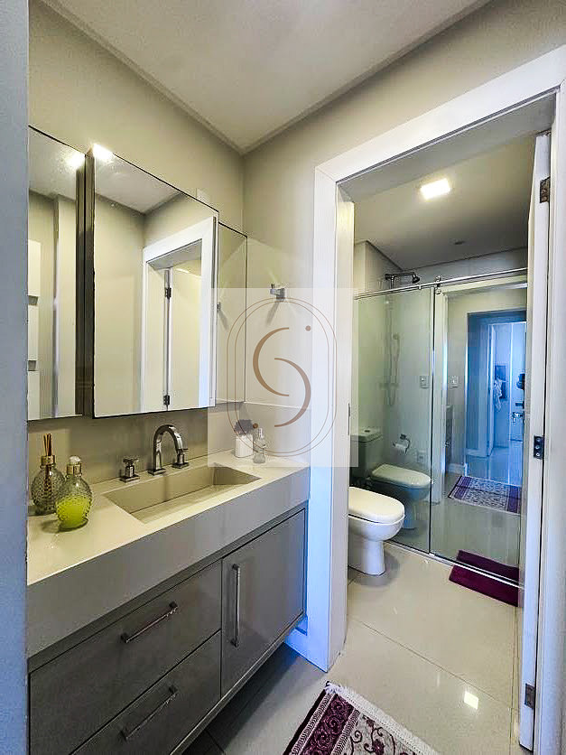 Apartamento com 3 dormitórios sendo uma suíte, 134 m², no Centro de Araranguá/SC