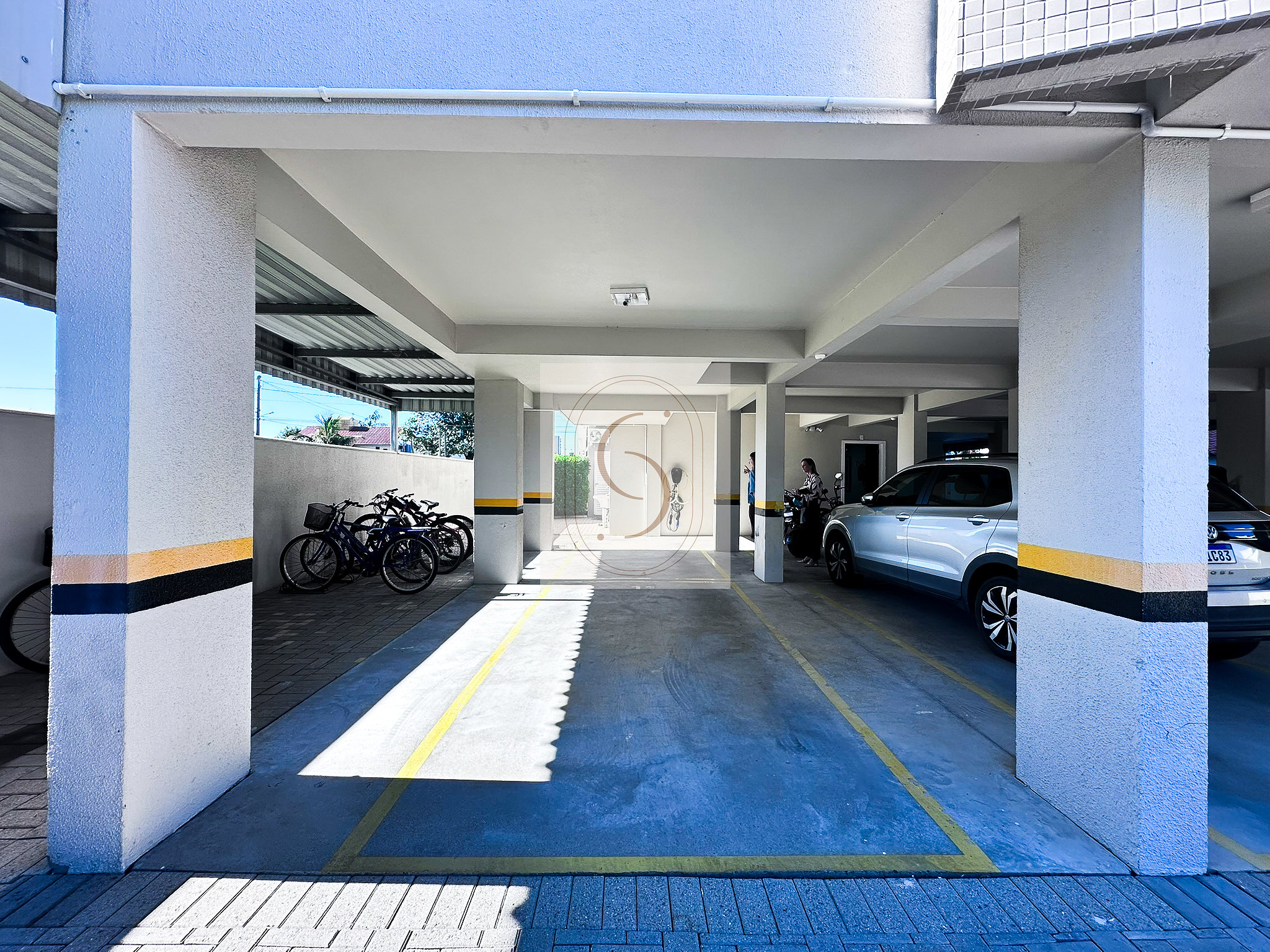 Apartamento Duplex com 3 dormitórios, 209 m²
