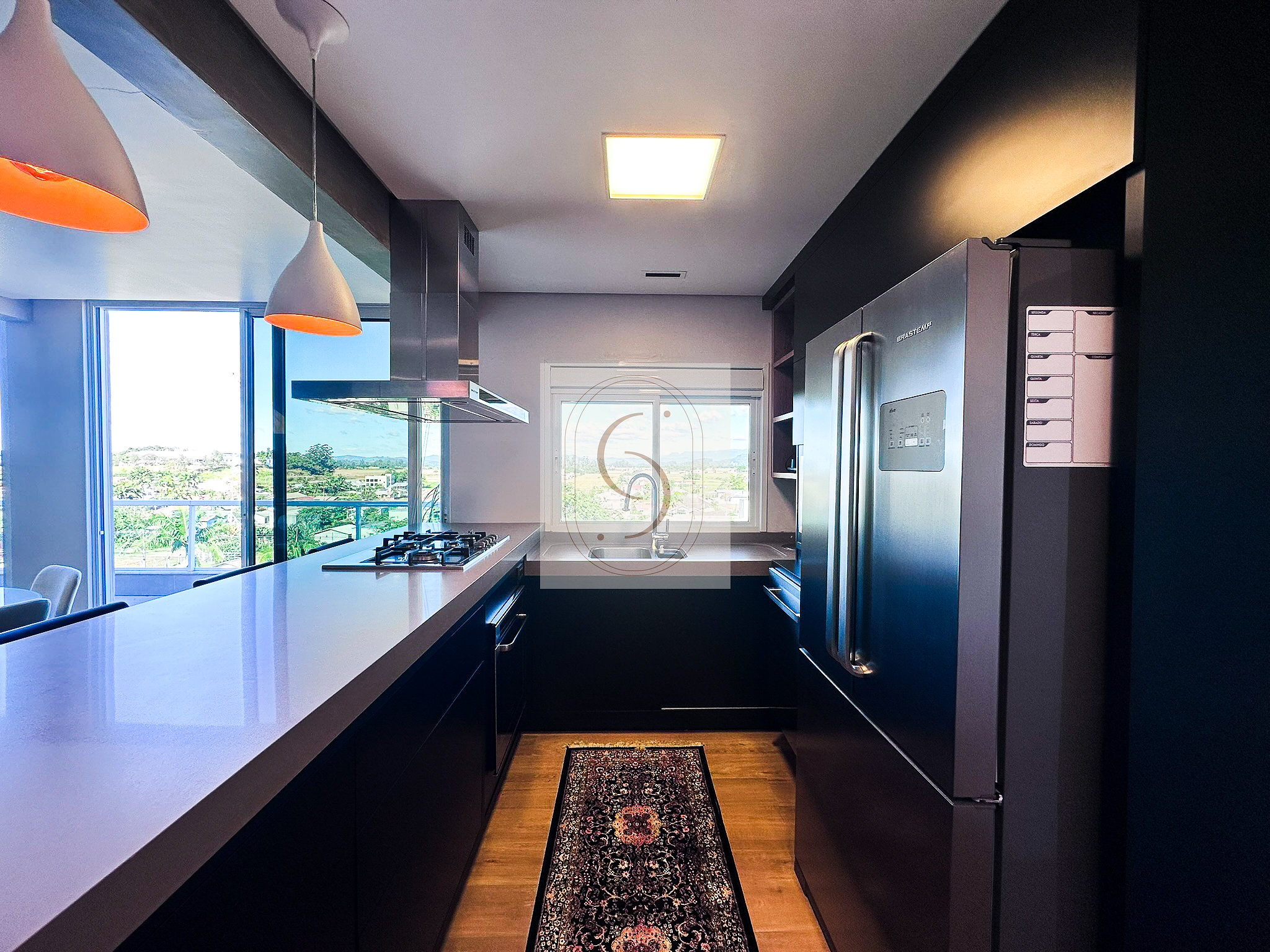 Apartamento Duplex com 3 dormitórios, 209 m²