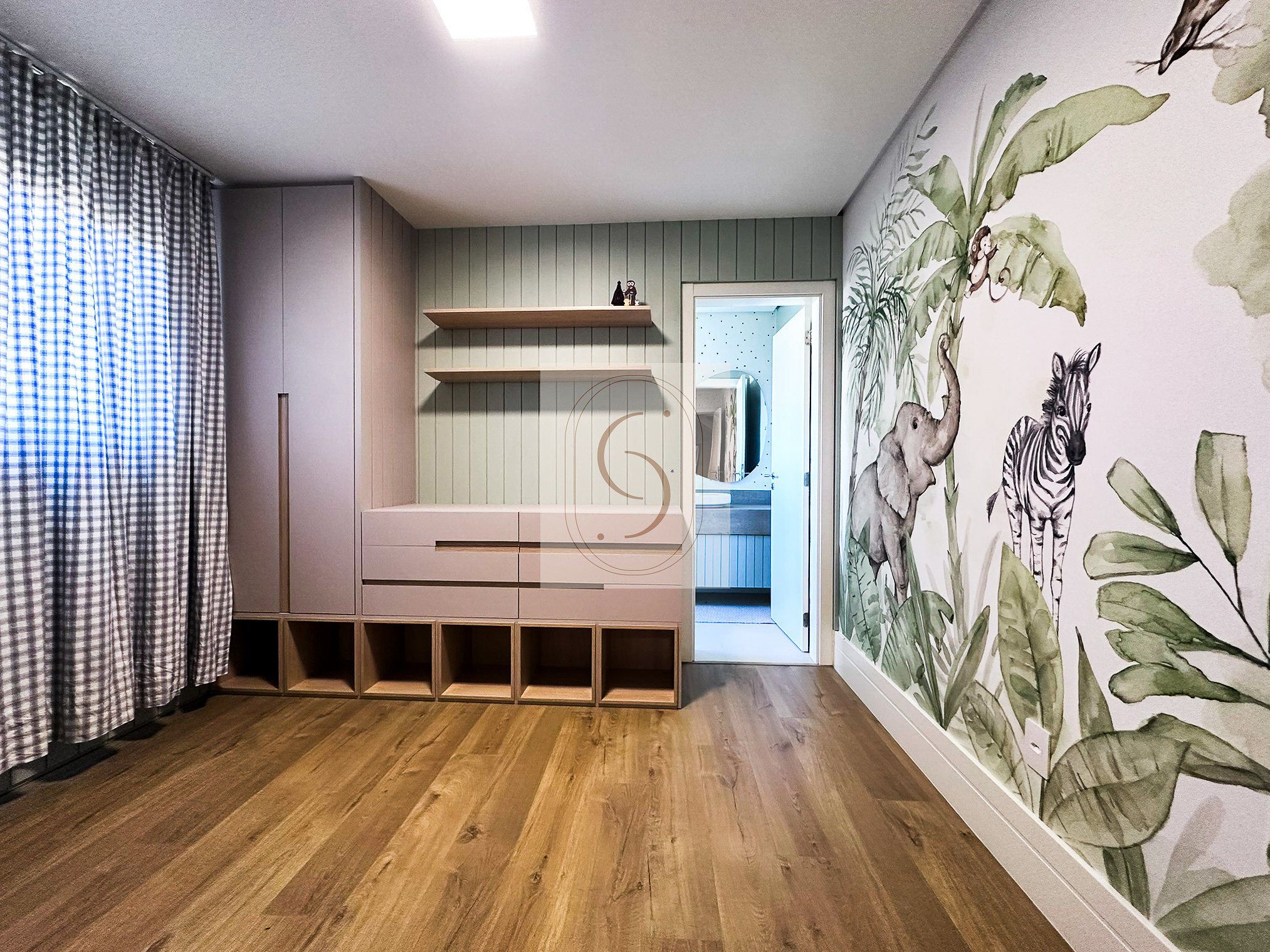 Apartamento Duplex com 3 dormitórios, 209 m²