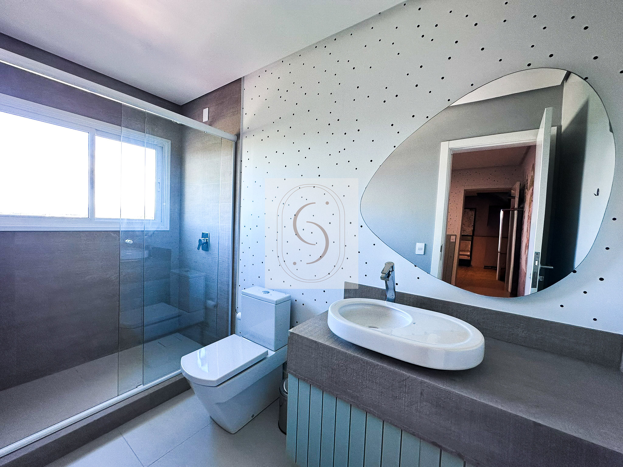 Apartamento Duplex com 3 dormitórios, 209 m²