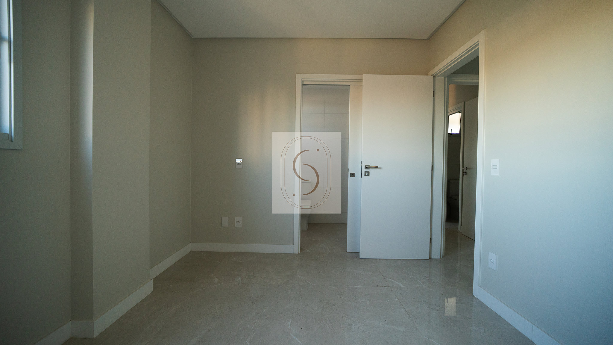 Apartamento Alto Padrão com 3 Suítes, 131 m² Privativos no Bairro Pio Corrêa em Criciúma.