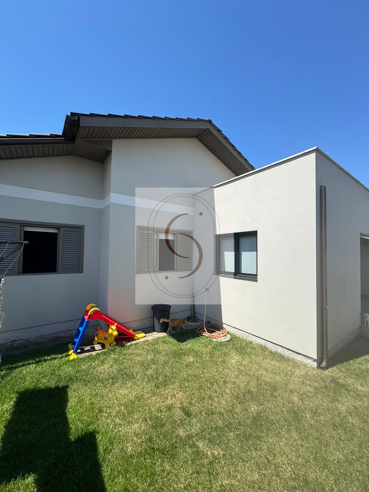 Casa com 3 dormitórios no bairro Operária em Araranguá