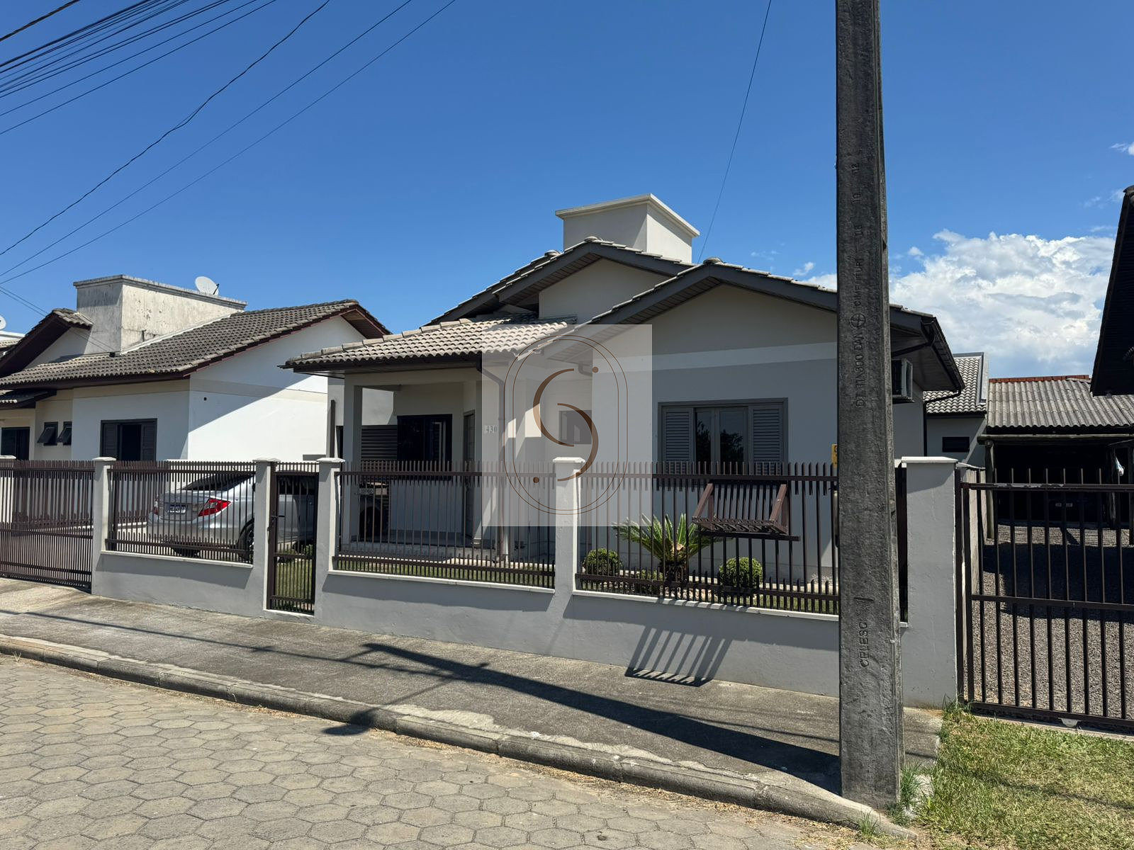 Casa com 3 dormitórios no bairro Operária em Araranguá