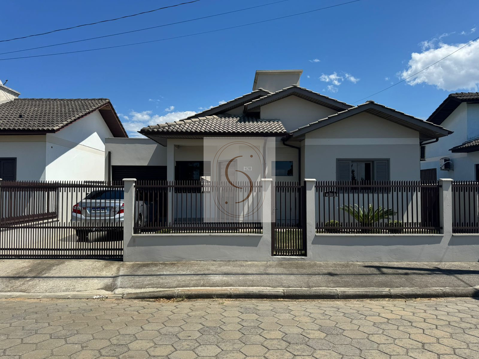 Casa com 3 dormitórios no bairro Operária em Araranguá
