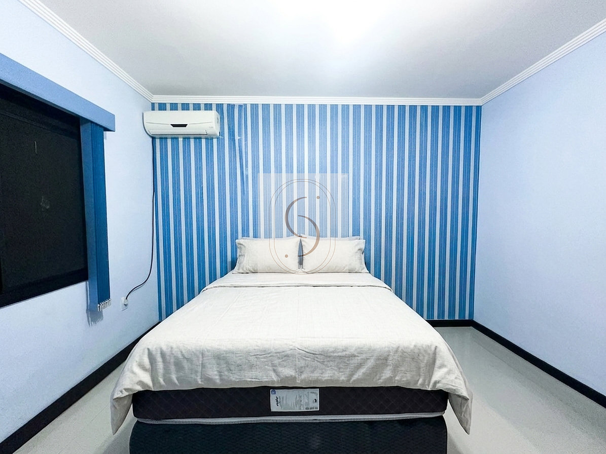 Casa com 3 dormitórios, 970 m² de terreno, no bairro Urussanguinha.