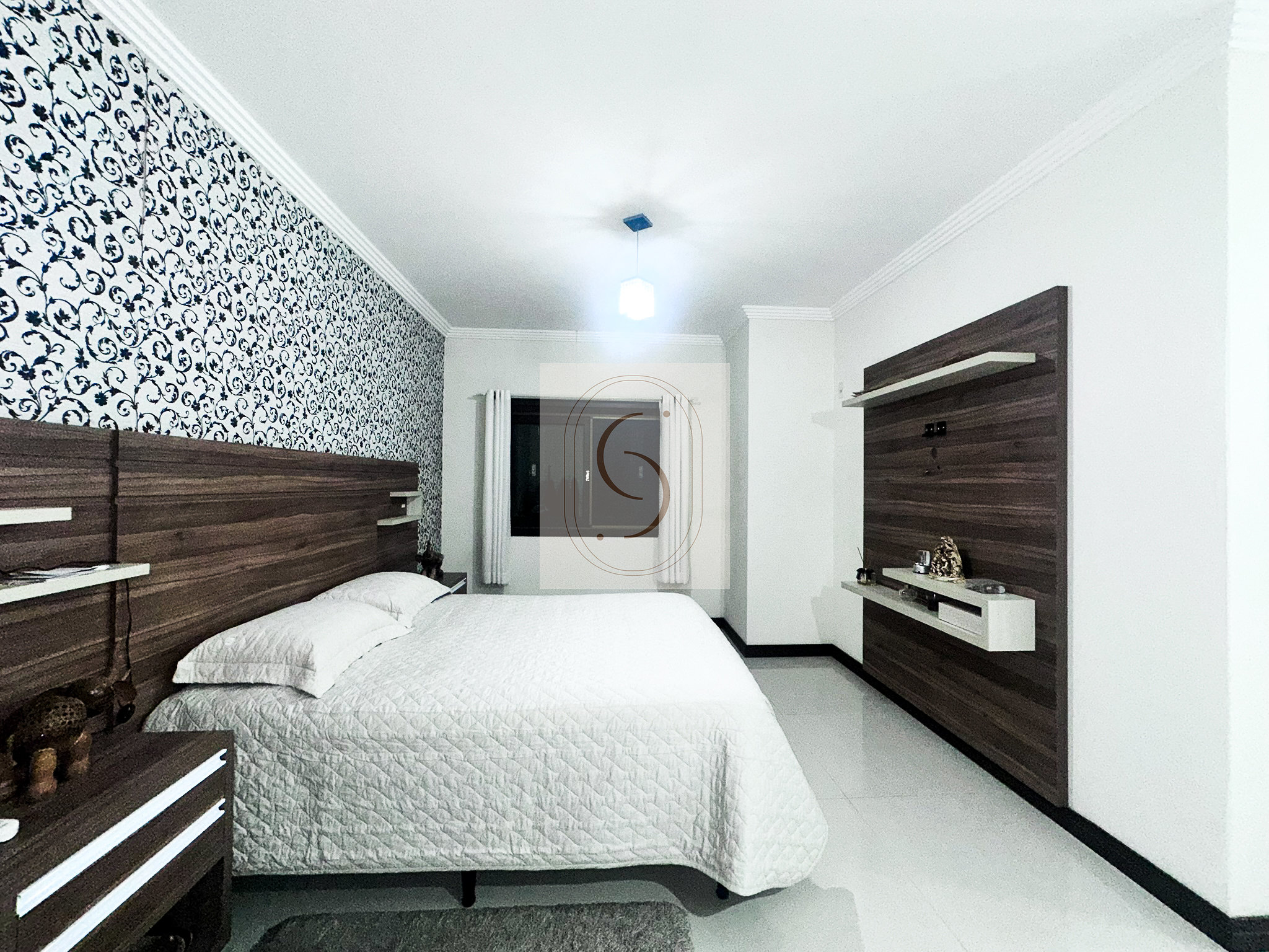 Casa com 3 dormitórios, 970 m² de terreno, no bairro Urussanguinha.