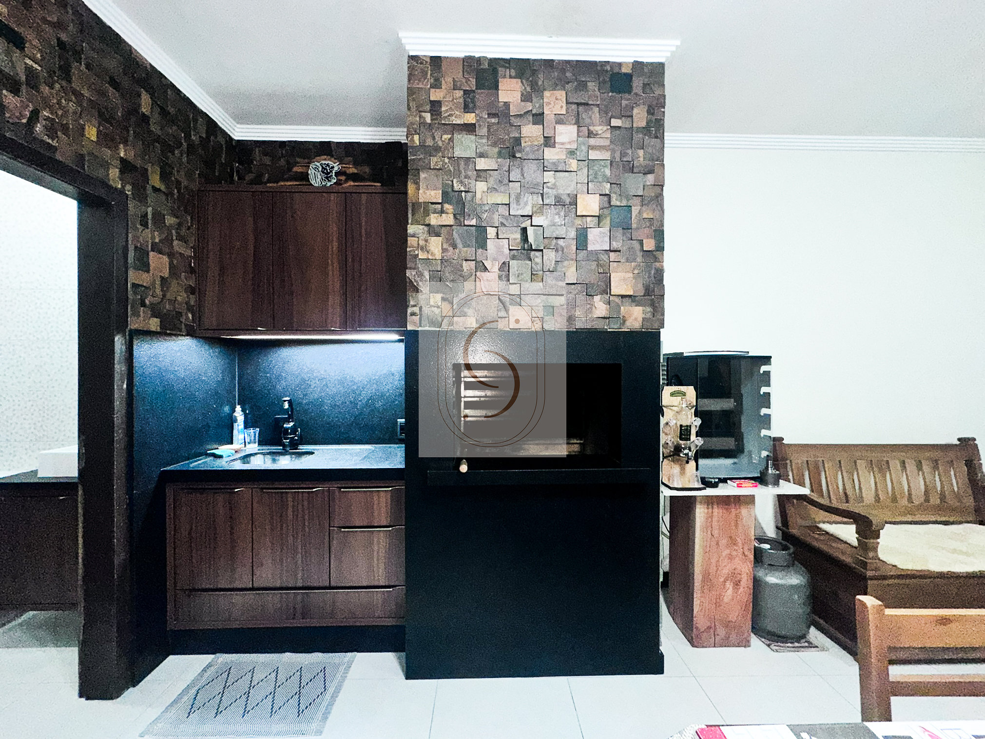 Casa com 3 dormitórios, 970 m² de terreno, no bairro Urussanguinha.