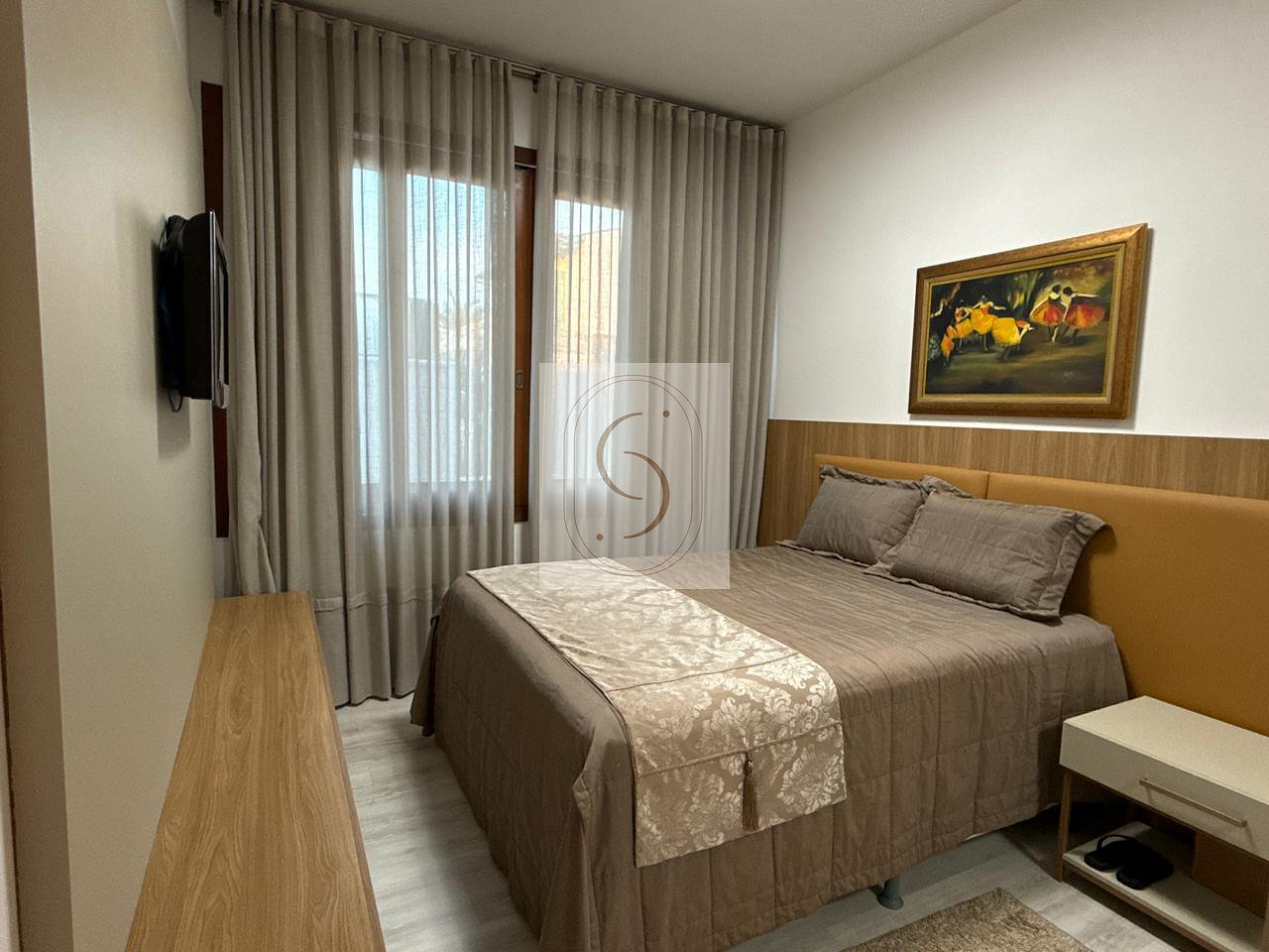 Casa com piscina em L, 3 quartos, 239 m² em Morro dos Conventos, Araranguá/SC
