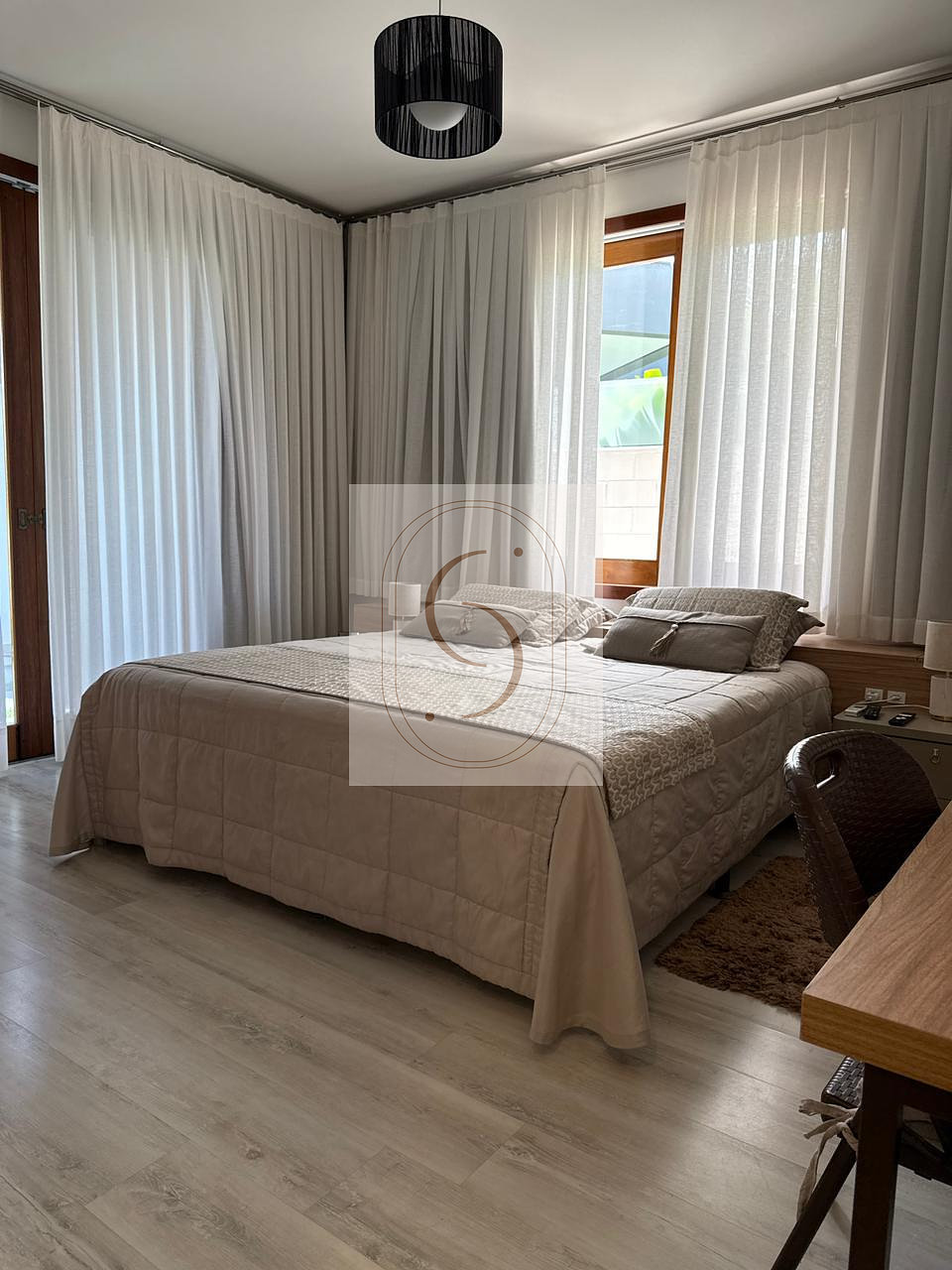 Casa com piscina em L, 3 quartos, 239 m² em Morro dos Conventos, Araranguá/SC