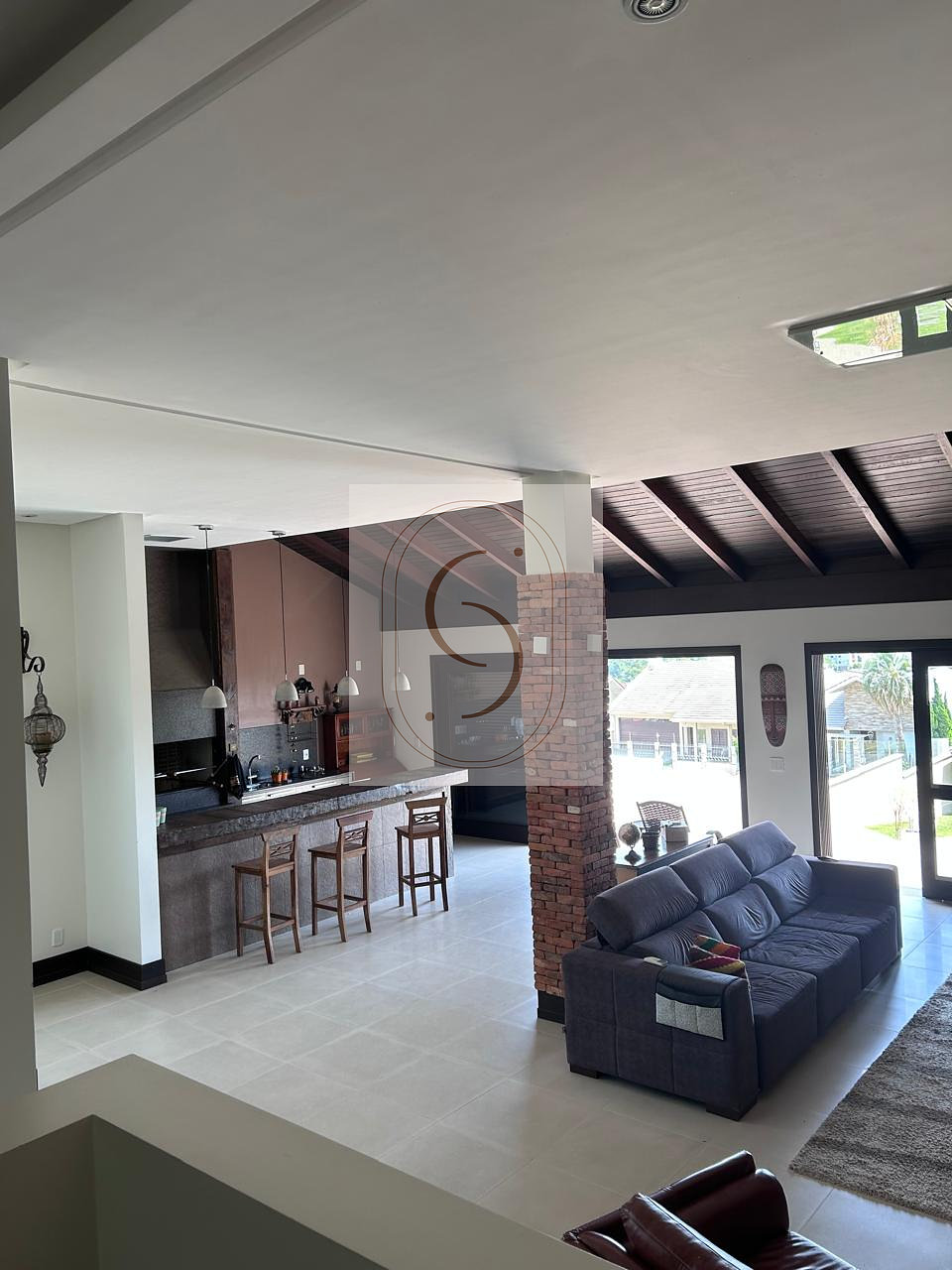 Casa com piscina em terreno de mais de 2.000 m² no bairro Urussanguinha em Araranguá/SC