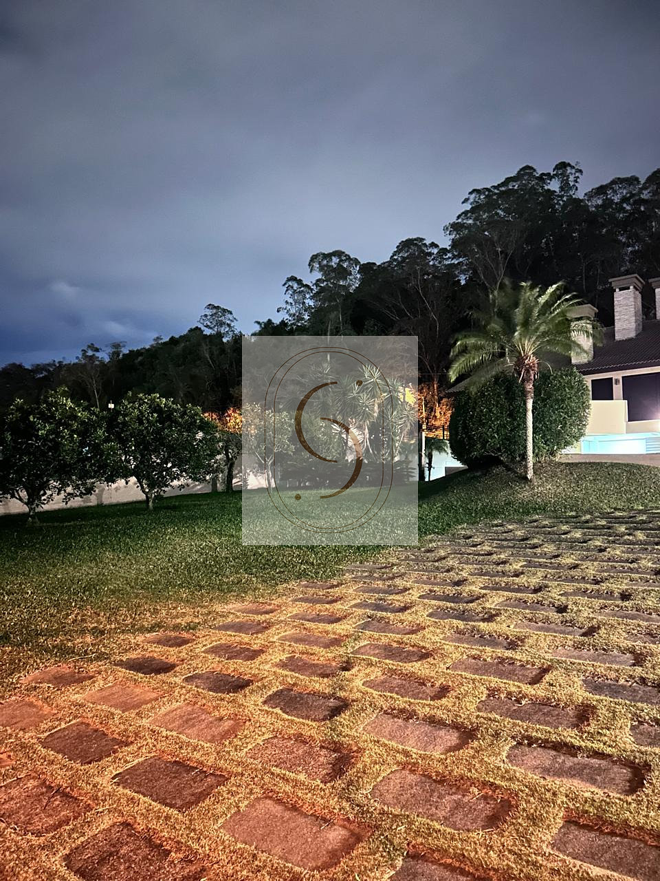 Casa com piscina em terreno de mais de 2.000 m² no bairro Urussanguinha em Araranguá/SC