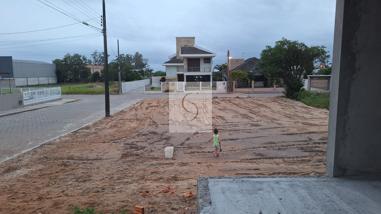 Terreno de esquina no bairro Urussanguinha em Araranguá
