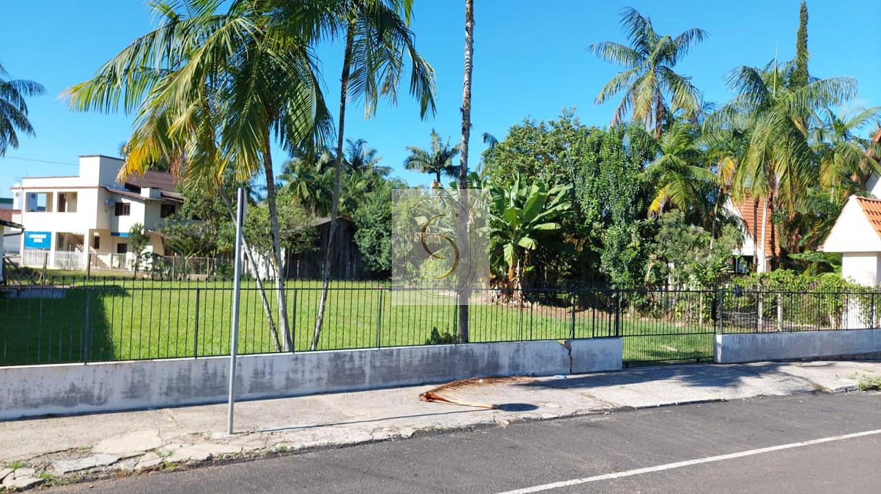 Terreno com 481m² no Centro de Jacinto Machado