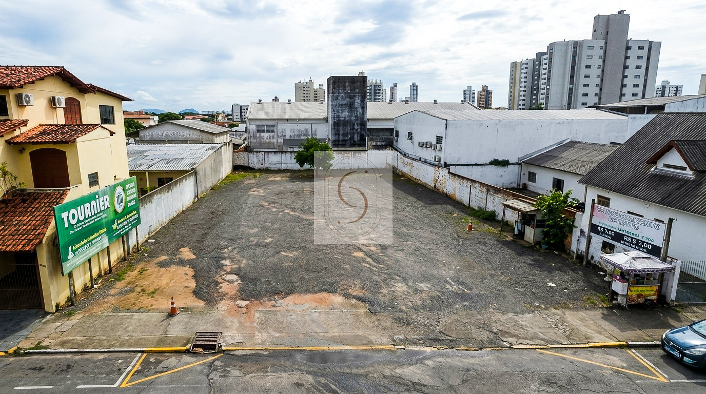 Terreno na Rua Caetano Lummerts, Centro de Araranguá/SC